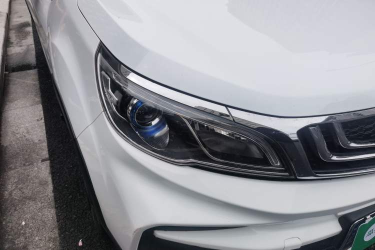 Used Geely Auto Vision X3 2020 1.5L CVT Luxury Model Right Front Headlight