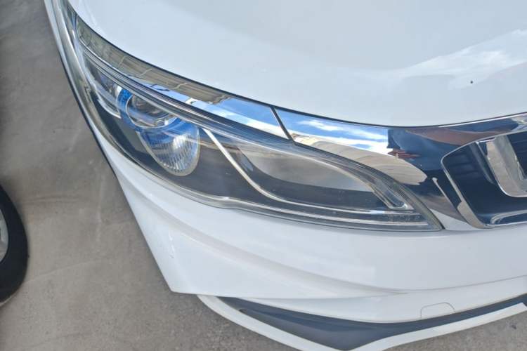 Used Geely Auto Vision X3 2020 1.5L CVT Luxury Model Right Front Headlight