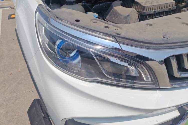 Used Geely Auto Vision X3 2020 1.5L CVT Luxury Model Right Front Headlight