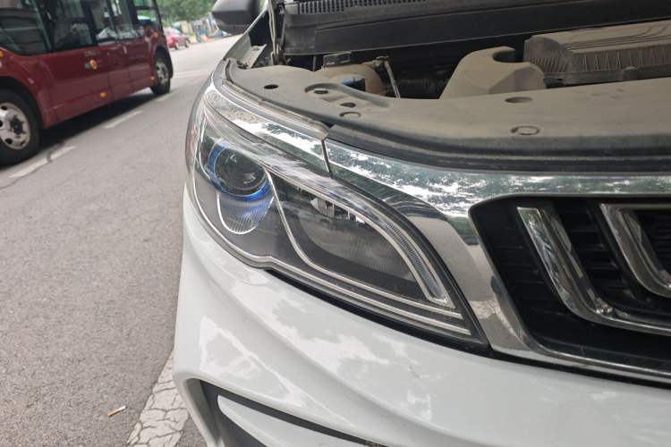 Used Geely Auto Vision X3 2020 1.5L CVT Elite Edition Right Front Headlight