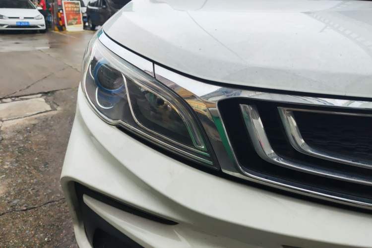 Used Geely Auto Vision X3 2020 1.5L CVT Luxury Model Right Front Headlight
