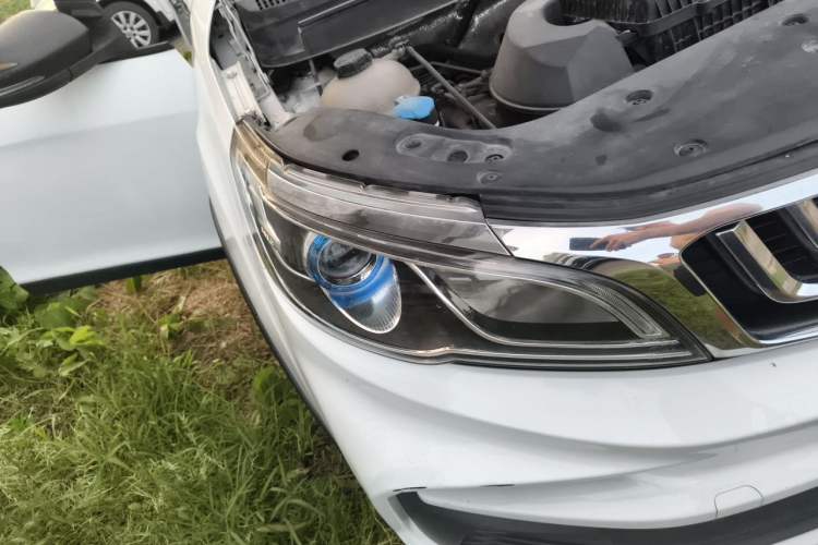 Used Geely Auto Vision X3 2020 1.5L CVT Luxury Model Right Front Headlight