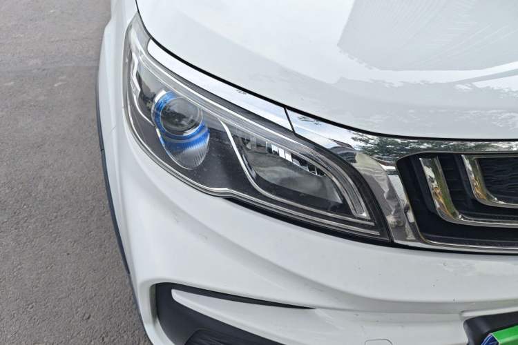 Used Geely Auto Vision X3 2020 1.5L CVT Luxury Model Right Front Headlight