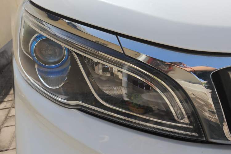 Used Geely Auto Vision X3 2020 1.5L CVT Luxury Model Right Front Headlight