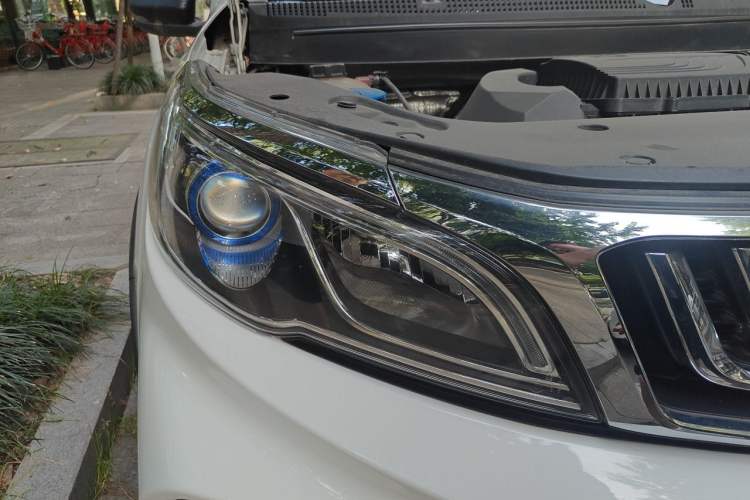 Used Geely Auto Vision X3 2020 1.5L CVT Luxury Model Right Front Headlight