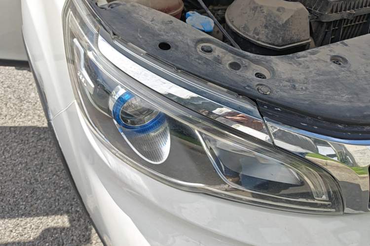 Used Geely Auto Vision X3 2020 1.5L CVT Luxury Model Right Front Headlight