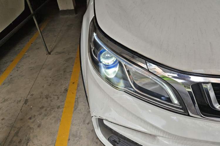 Used Geely Auto Vision X3 2020 1.5L CVT Luxury Model Right Front Headlight