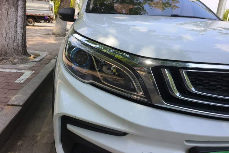 Used Geely Auto Vision X3 2020 1.5L CVT Luxury Model Right Front Headlight