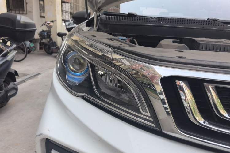 Used Geely Auto Vision X3 2020 1.5L CVT Elite Edition Right Front Headlight