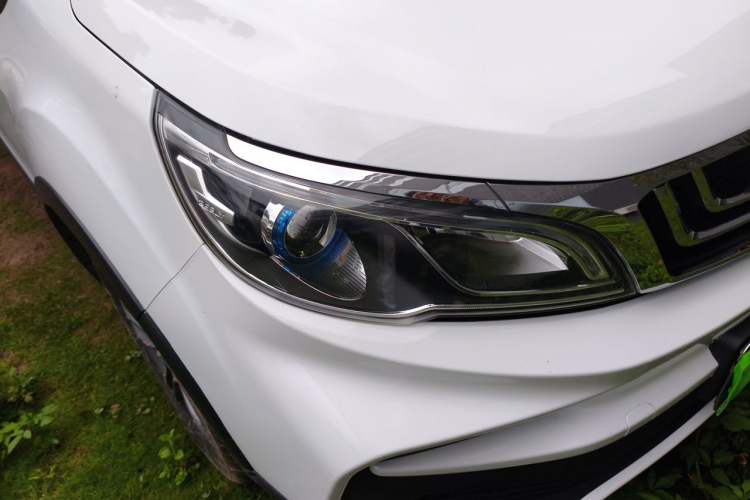 Used Geely Auto Vision X3 2020 1.5L CVT Luxury Model Right Front Headlight