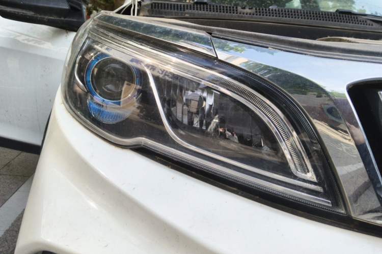 Used Geely Auto Vision X3 2020 1.5L CVT Luxury Model Right Front Headlight