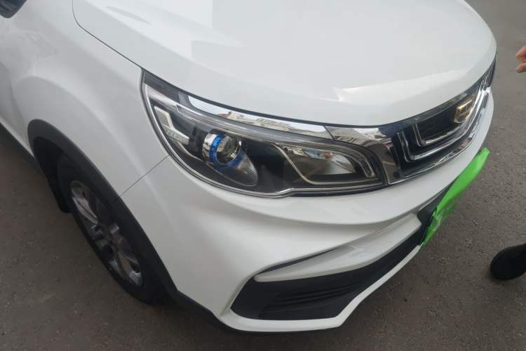 Used Geely Auto Vision X3 2020 1.5L CVT Luxury Model Right Front Headlight