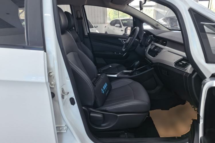 Used Geely Auto Vision X3 2020 1.5L CVT Elite Edition Right Front Seat