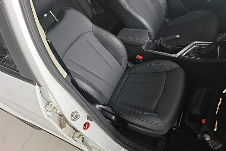 Used Geely Auto Vision X3 2020 1.5L CVT Luxury Model Right Front Seat