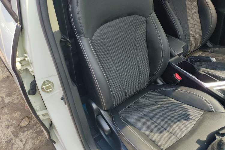 Used Geely Auto Vision X3 2020 1.5L Manual Happiness Edition Right Front Seat