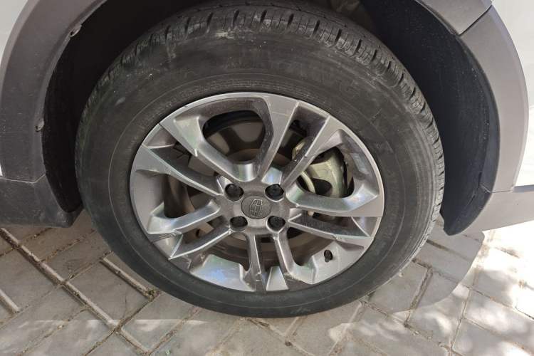 Used Geely Auto Vision X3 2020 1.5L CVT Luxury Model Right Front Wheel Hub