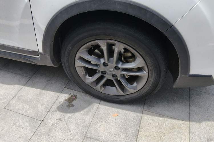 Used Geely Auto Vision X3 2020 1.5L CVT Luxury Model Right Front Wheel Hub