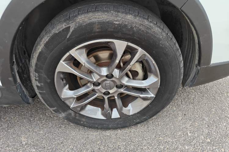 Used Geely Auto Vision X3 2020 1.5L CVT Luxury Model Right Front Wheel Hub