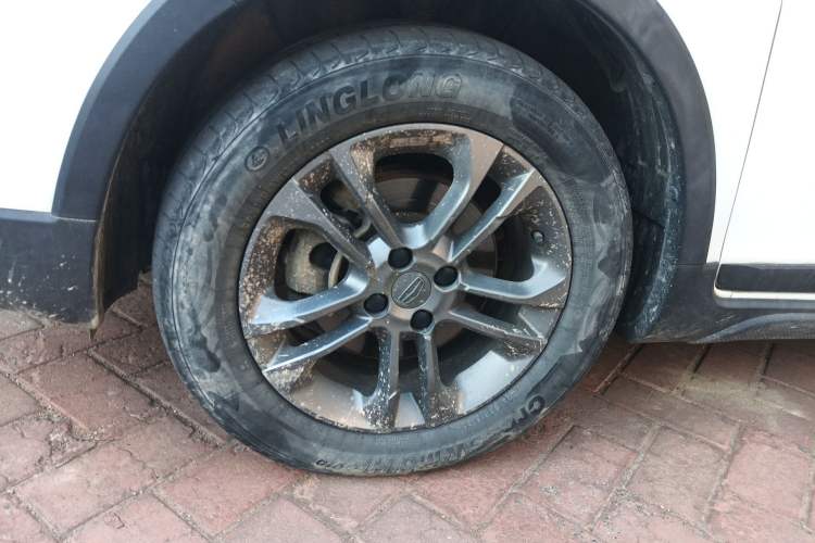 Used Geely Auto Vision X3 2020 1.5L Manual Elite Edition Right Front Wheel Hub