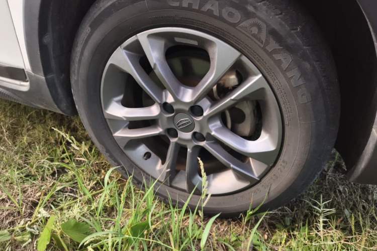 Used Geely Auto Vision X3 2020 1.5L CVT Luxury Model Right Front Wheel Hub