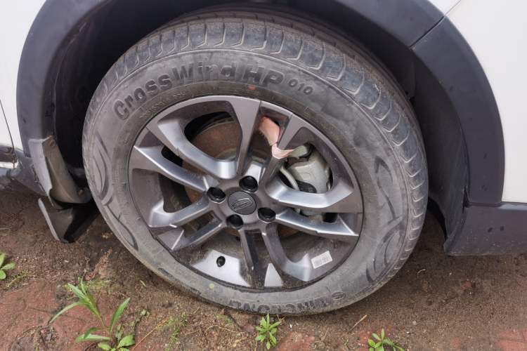 Used Geely Auto Vision X3 2020 1.5L CVT Elite Edition Right Front Wheel Hub