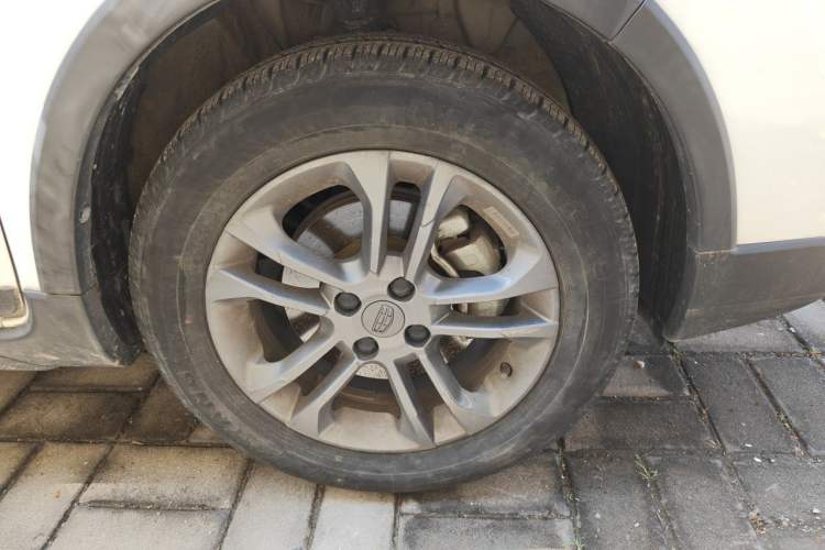 Used Geely Auto Vision X3 2020 1.5L CVT Luxury Model Right Front Wheel Hub