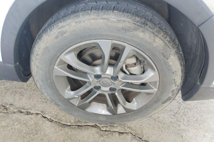 Used Geely Auto Vision X3 2020 1.5L CVT Elite Edition Right Front Wheel Hub