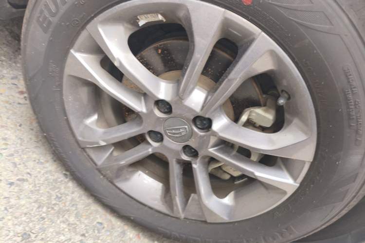 Used Geely Auto Vision X3 2020 1.5L CVT Luxury Model Right Front Wheel Hub