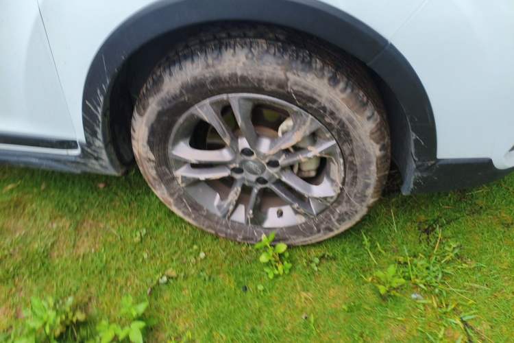 Used Geely Auto Vision X3 2020 1.5L CVT Luxury Model Right Front Wheel Hub