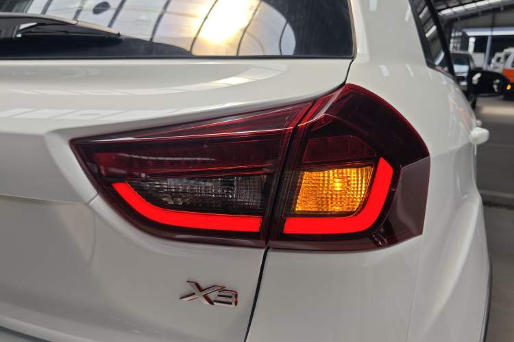 Used Geely Auto Vision X3 2020 1.5L CVT Luxury Model Right Rear Taillight