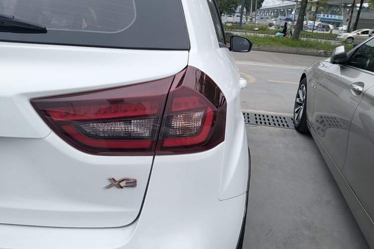 Used Geely Auto Vision X3 2020 1.5L CVT Elite Edition Right Rear Taillight