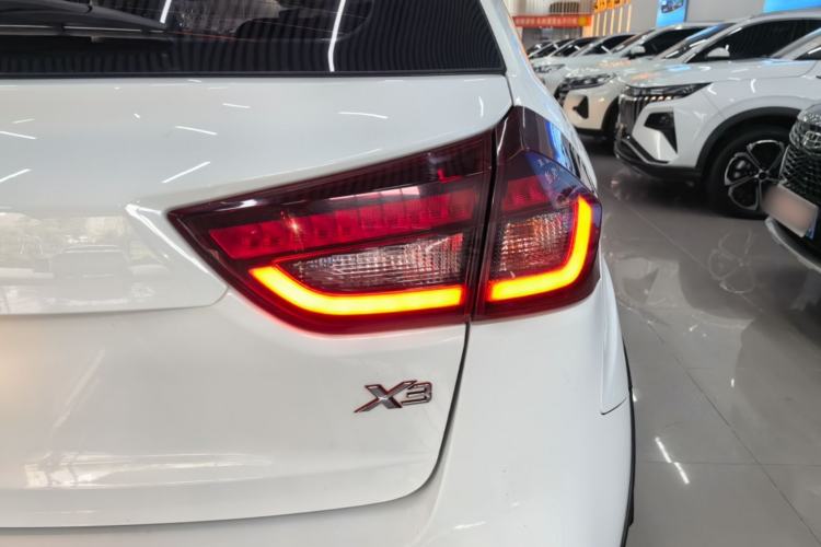 Used Geely Auto Vision X3 2020 1.5L CVT Elite Edition Right Rear Taillight