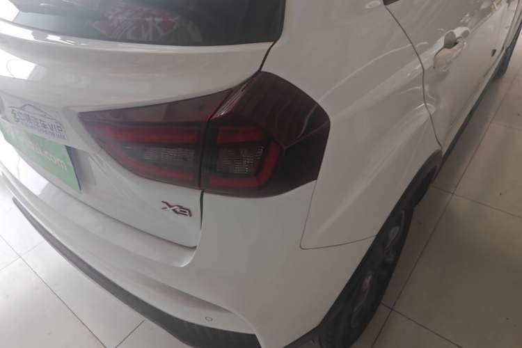 Used Geely Auto Vision X3 2020 1.5L CVT Luxury Model Right Rear Taillight