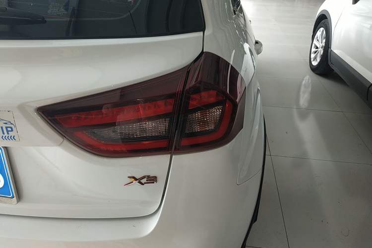 Used Geely Auto Vision X3 2020 1.5L CVT Luxury Model Right Rear Taillight