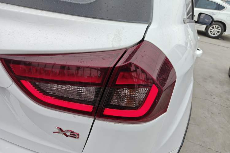 Used Geely Auto Vision X3 2020 1.5L Manual Happiness Edition Right Rear Taillight