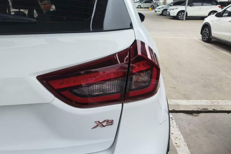 Used Geely Auto Vision X3 2020 1.5L Manual Elite Edition Right Rear Taillight