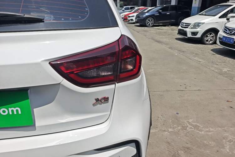 Used Geely Auto Vision X3 2020 1.5L CVT Luxury Model Right Rear Taillight
