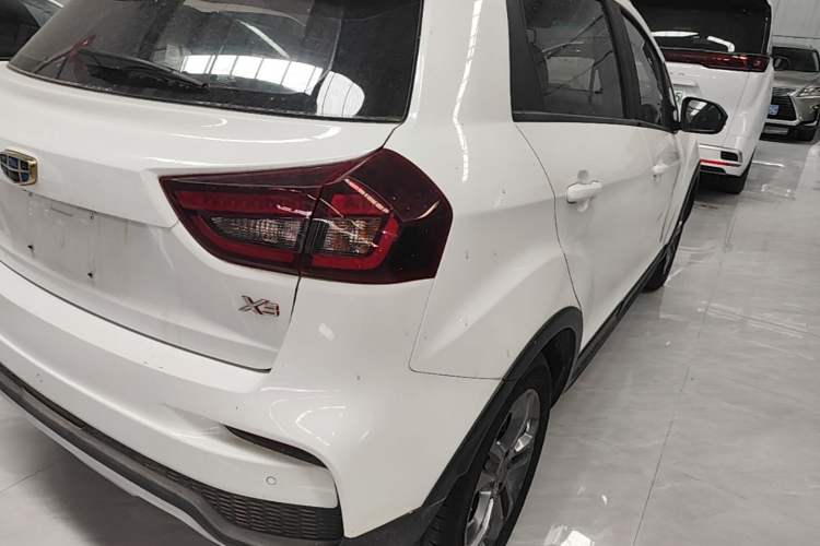 Used Geely Auto Vision X3 2020 1.5L Manual Elite Edition Right Rear Taillight