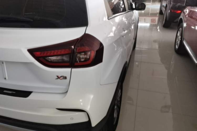 Used Geely Auto Vision X3 2020 1.5L CVT Luxury Model Right Rear Taillight