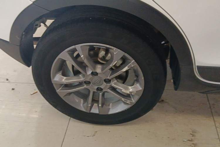 Used Geely Auto Vision X3 2020 1.5L CVT Luxury Model Right Rear Wheel Hub