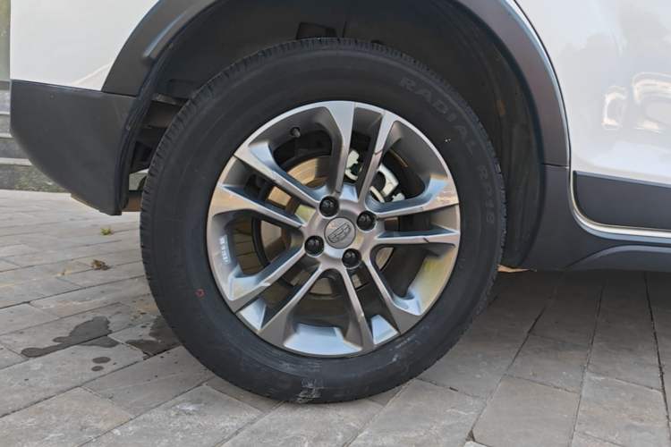 Used Geely Auto Vision X3 2020 1.5L CVT Luxury Model Right Rear Wheel Hub