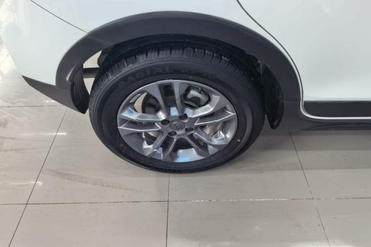 Used Geely Auto Vision X3 2020 1.5L CVT Elite Edition Right Rear Wheel Hub