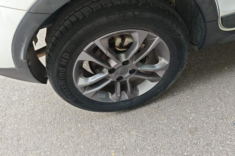 Used Geely Auto Vision X3 2020 1.5L Manual Elite Edition Right Rear Wheel Hub