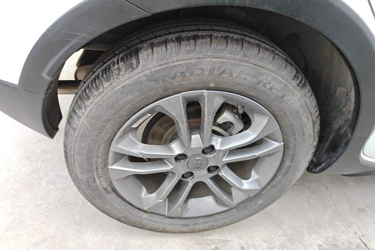 Used Geely Auto Vision X3 2020 1.5L Manual Happiness Edition Right Rear Wheel Hub