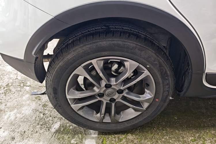 Used Geely Auto Vision X3 2020 1.5L CVT Luxury Model Right Rear Wheel Hub