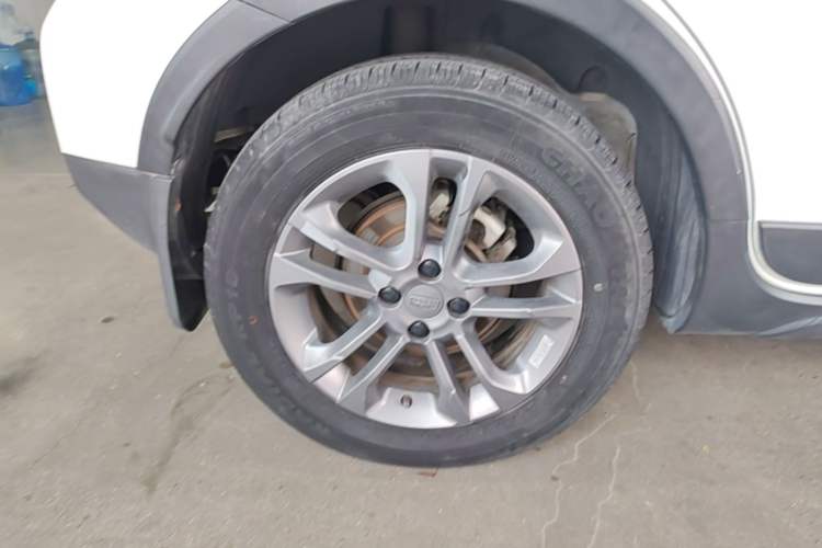 Used Geely Auto Vision X3 2020 1.5L CVT Luxury Model Right Rear Wheel Hub