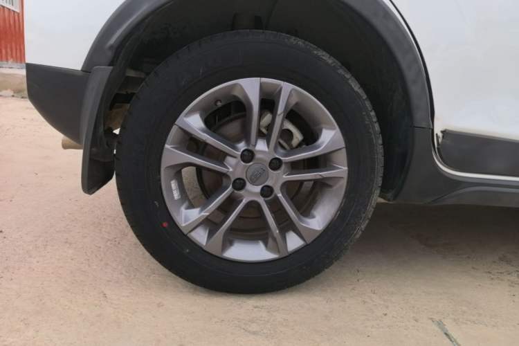 Used Geely Auto Vision X3 2020 1.5L CVT Elite Edition Right Rear Wheel Hub