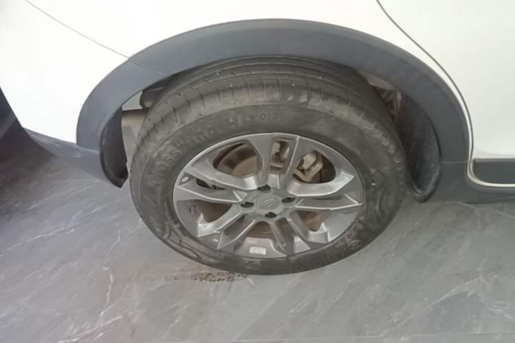 Used Geely Auto Vision X3 2020 1.5L CVT Luxury Model Right Rear Wheel Hub