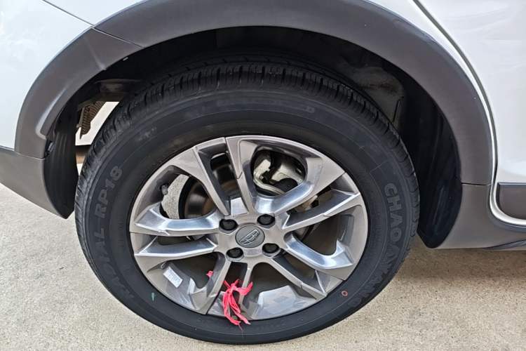 Used Geely Auto Vision X3 2020 1.5L CVT Luxury Model Right Rear Wheel Hub