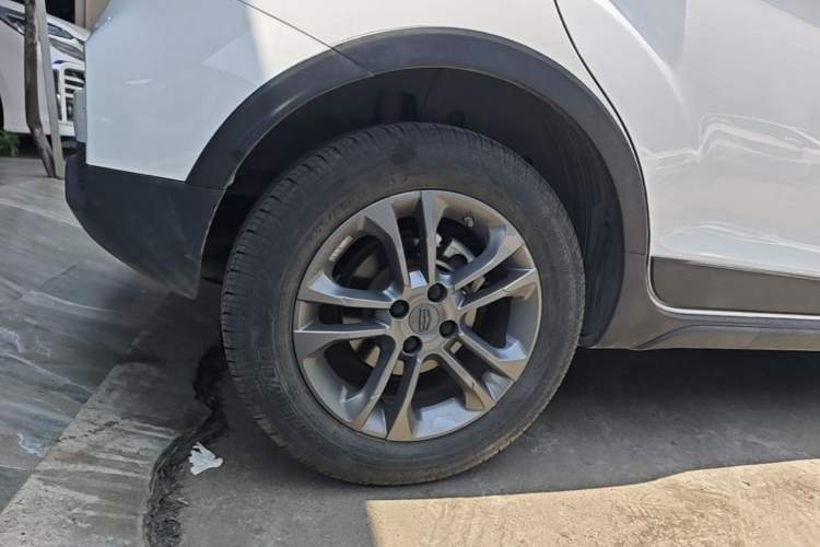 Used Geely Auto Vision X3 2020 1.5L CVT Luxury Model Right Rear Wheel Hub